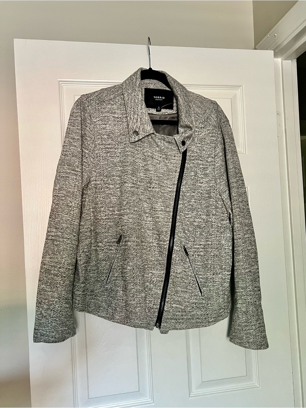NWOT Torrid Light Gray Knit Bomber Moto Jacket - Picture 2 of 6